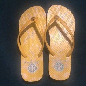 THIN' FLORAL PRINT FLIP FLOPS